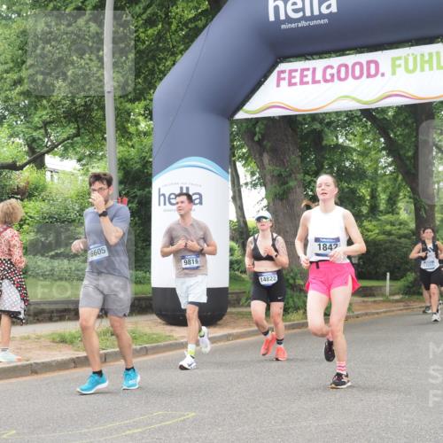 29.06.2025 - hella hamburg halbmarathon KatJ http://msf.ph/oto/8355325 29.06.2025 10:51:42 Zwischen KM18-KM19 1842, 3182, 3248, 6100, 6174 meine-sportfotos.de
