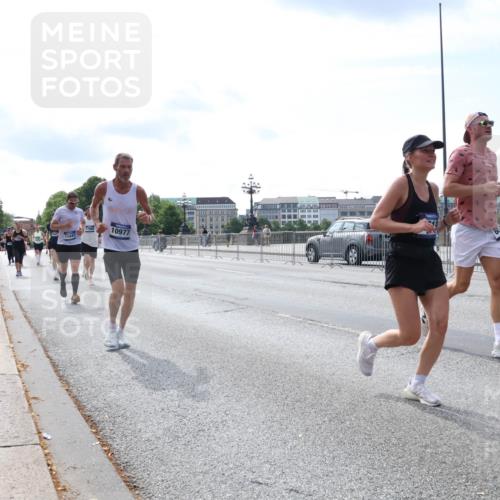 29.06.2025 - hella hamburg halbmarathon Lena Gebhardt http://msf.ph/oto/8355328 29.06.2025 10:13:53 Lombardsbrücke 10977, 11441, 1131, 1194, 1480, 1890, 2055, 2359, 2721, 2904, 2987, 4001, 4032, 4795, 4950, 4962, 5232, 5546, 5631, 5719, 6026, 6287, 6710, 6717, 6724, 7446, 7447, 7460, 7462, 7913, 8057, 8279, 8673, 9128, 9612, 9631, 9886, 10442, 10443, 10977, 11441, 11987, 12313, 12797, 12928, 12929, 12938, 13331, 13788, 13928, 15085, 15482, 15663, 15721, 15722, 15840, 16491, 17439, 17472, 17985, 18041, 18222, 18231, 18236, 18239 meine-sportfotos.de