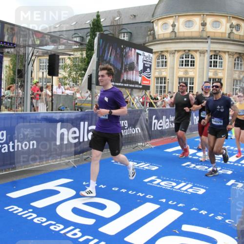 29.06.2025 - hella hamburg halbmarathon Michael Strokosch http://msf.ph/oto/8355344 29.06.2025 10:53:56 Ziel 1422, 1706, 1870, 6260, 6481, 7395, 7918, 7973, 9922, 10529, 10891, 12413, 13032, 14026, 14175, 15502, 16477, 16538, 17740, 18249, 18418, 18487, 18759, 18831, 18879, 18915, 19177 meine-sportfotos.de