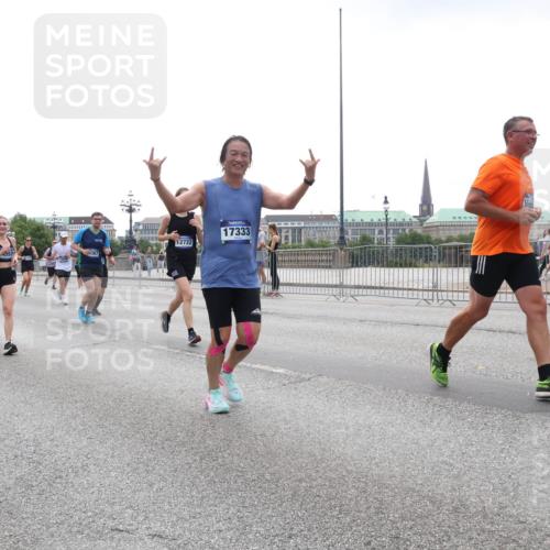 29.06.2025 - hella hamburg halbmarathon Lena Gebhardt http://msf.ph/oto/8355373 29.06.2025 10:38:58 Lombardsbrücke 1455, 4557, 367, 12722, 17333, 56, 1232, 1390, 1451, 1721, 1760, 2524, 2534, 2571, 2574, 2576, 2660, 2693, 2893, 2998, 3216, 3307, 3323, 3726, 3745, 3927, 4028, 4257, 4259, 4260, 4316, 4320, 4410, 4523, 4659, 4964, 5617, 5684, 5913, 6062, 6112, 6611, 6695, 6696, 6875, 7148, 7263, 7341, 7371, 7506, 7561, 7589, 7692, 7815, 7849, 8243, 8367, 8457, 8783, 9420, 9446, 9708, 9974, 9977, 10001, 10072, 10315, 10516, 10554, 13060 meine-sportfotos.de