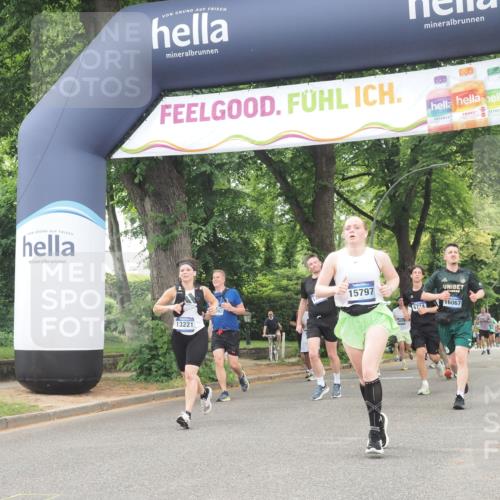 29.06.2025 - hella hamburg halbmarathon KatJ http://msf.ph/oto/8355446 29.06.2025 10:51:44 Zwischen KM18-KM19 1842, 6174 meine-sportfotos.de