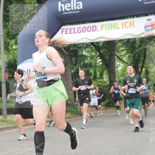 29.06.2025 - hella hamburg halbmarathon KatJ http://msf.ph/oto/8355519 29.06.2025 10:51:45 Zwischen KM18-KM19 1842, 6174, 6714 meine-sportfotos.de