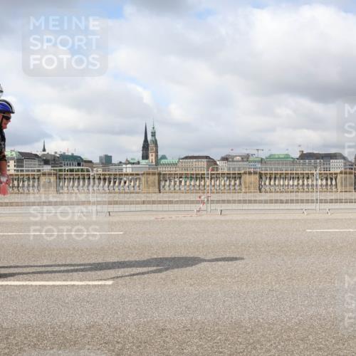 29.06.2025 - hella hamburg halbmarathon Lena Gebhardt http://msf.ph/oto/8355535 29.06.2025 09:09:31 Lombardsbrücke  meine-sportfotos.de