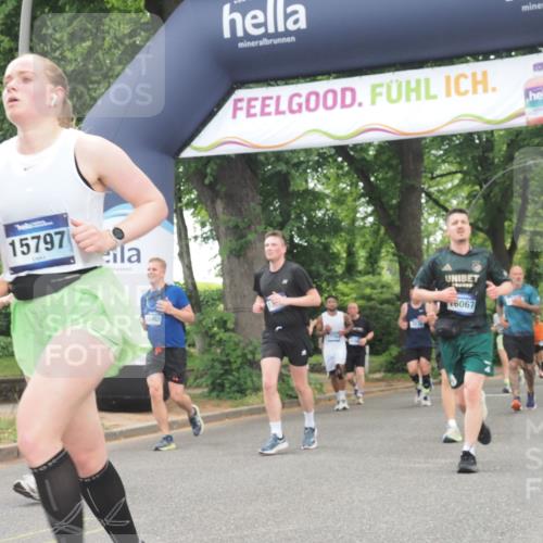 29.06.2025 - hella hamburg halbmarathon KatJ http://msf.ph/oto/8355550 29.06.2025 10:51:46 Zwischen KM18-KM19 1842, 6174, 6714 meine-sportfotos.de