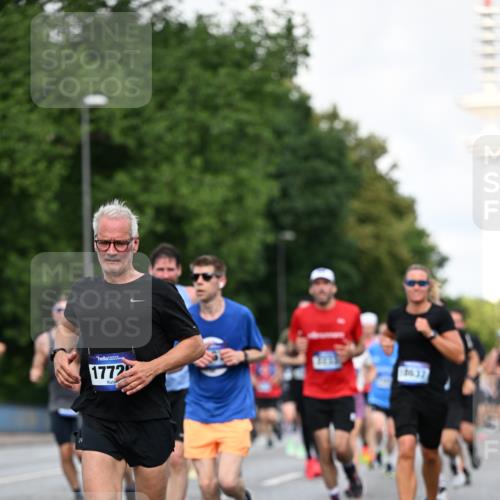 29.06.2025 - hella hamburg halbmarathon Dr. Thomas Lammeyer http://msf.ph/oto/8355603 29.06.2025 09:56:21 Kennedybrücke 1070, 1139, 1220, 1415, 1468, 1512, 1613, 1782, 2233, 3098, 3109, 3124, 3928, 4080, 4497, 4691, 4981, 5476, 5477, 7067, 7191, 7325, 7432, 7451, 7599, 7843, 7865, 7961, 8467, 8664, 9081, 9540, 10000, 10099, 10251, 10741, 10750, 10796, 11346 meine-sportfotos.de