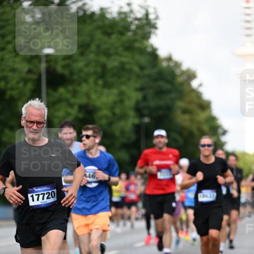 29.06.2025 - hella hamburg halbmarathon Dr. Thomas Lammeyer http://msf.ph/oto/8355649 29.06.2025 09:56:21 Kennedybrücke 1070, 1139, 1220, 1415, 1468, 1512, 1613, 1782, 2233, 3098, 3109, 3124, 3928, 4080, 4497, 4691, 4981, 5476, 5477, 7067, 7191, 7325, 7432, 7451, 7599, 7843, 7865, 7961, 8467, 8664, 9081, 9540, 10000, 10099, 10251, 10741, 10750, 10796, 11346 meine-sportfotos.de