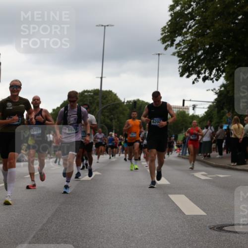 29.06.2025 - hella hamburg halbmarathon Yannick Fuchs http://msf.ph/oto/8355656 29.06.2025 10:52:59 20KM 1285, 1642, 1946, 1951, 2006, 2027, 2584, 2677, 2855, 2957, 2978, 3181, 3983, 4088, 4592, 5084, 5347, 5633, 6202, 6208, 6636, 6860, 6997, 7223, 7476, 8290, 8392, 8929, 9156, 9353, 9655, 10036, 10759, 10915, 10943, 12633, 13407, 14375, 14631, 14914, 15240, 15263, 15824, 16160, 16206, 16341, 16563, 16922, 16924, 17017, 17346, 17782, 17810, 17852, 17931, 18112, 18153, 18232, 18266, 18327, 18556, 18730, 18954 meine-sportfotos.de