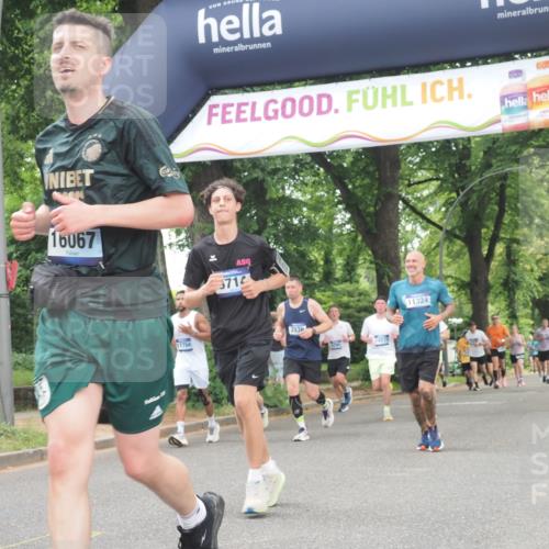 29.06.2025 - hella hamburg halbmarathon KatJ http://msf.ph/oto/8355733 29.06.2025 10:51:47 Zwischen KM18-KM19 1842, 6714 meine-sportfotos.de