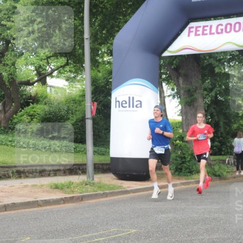 29.06.2025 - hella hamburg halbmarathon KatJ http://msf.ph/oto/8355772 29.06.2025 10:21:50 Zwischen KM18-KM19 1407, 2746, 3935, 4463, 4679, 8062 meine-sportfotos.de