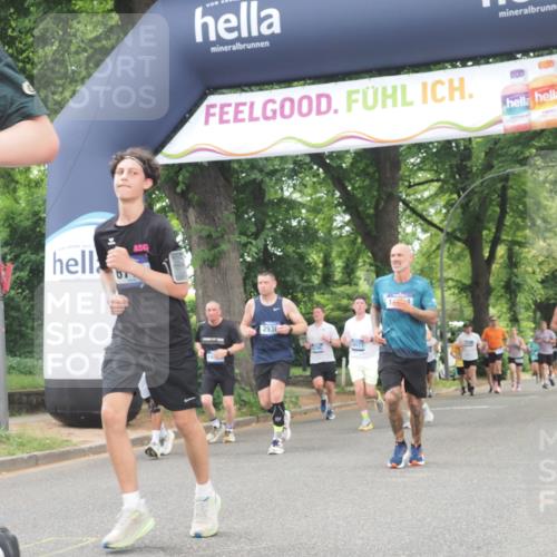 29.06.2025 - hella hamburg halbmarathon KatJ http://msf.ph/oto/8355783 29.06.2025 10:51:48 Zwischen KM18-KM19 1842, 2936, 6714 meine-sportfotos.de