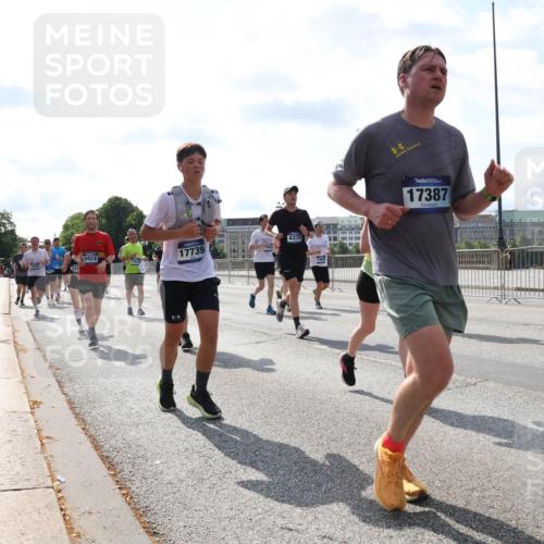 29.06.2025 - hella hamburg halbmarathon Lena Gebhardt http://msf.ph/oto/8355794 29.06.2025 10:01:22 Lombardsbrücke 431, 6924, 17739, 4370, 17387, 1130, 1329, 1387, 1420, 1722, 1724, 1726, 2006, 2091, 2167, 2354, 2363, 2490, 2591, 2936, 3199, 3425, 3625, 3663, 3740, 4068, 4238, 4249, 4319, 4322, 4370, 4649, 4663, 4708, 5547, 5570, 5675, 5870, 6087, 6147, 6281, 0000, 6302, 6487, 6531, 6591, 6835, 6921, 6924, 7287, 7658, 7757, 7759, 7761, 7846, 8030, 8045, 8046, 8191, 8255, 8326, 8392, 8691, 8822, 8926, 9932, 10188, 10271, 10281, 10301, 10383, 10576, 10915, 11043, 11465 meine-sportfotos.de