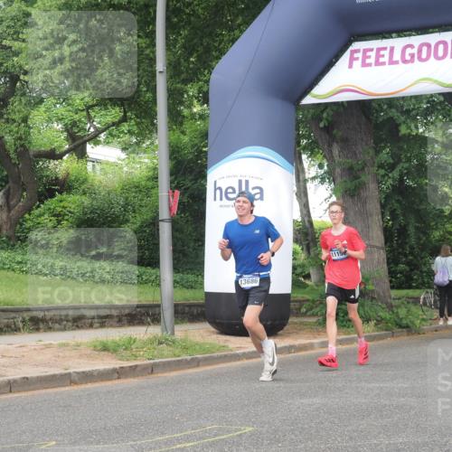 29.06.2025 - hella hamburg halbmarathon KatJ http://msf.ph/oto/8355797 29.06.2025 10:21:50 Zwischen KM18-KM19 1407, 2746, 3935, 4463, 4679, 8062 meine-sportfotos.de
