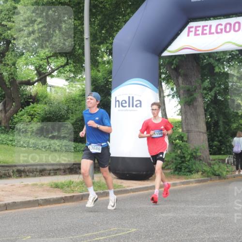 29.06.2025 - hella hamburg halbmarathon KatJ http://msf.ph/oto/8355872 29.06.2025 10:21:51 Zwischen KM18-KM19 1407, 2746, 4463, 4679, 8062 meine-sportfotos.de