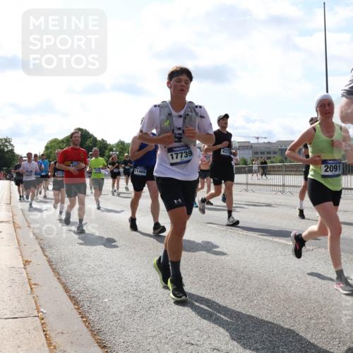 29.06.2025 - hella hamburg halbmarathon Lena Gebhardt http://msf.ph/oto/8355933 29.06.2025 10:01:23 Lombardsbrücke 4319, 60, 11465, 17739, 4370, 2091, 1130, 1329, 1387, 1420, 1653, 1722, 1724, 1726, 2006, 2091, 2167, 2354, 2363, 2490, 2591, 2936, 3199, 3425, 3625, 3663, 3740, 4068, 4238, 4249, 4319, 4322, 4370, 4649, 4663, 4708, 5547, 5570, 5675, 5870, 6087, 6147, 6281, 0000, 6302, 6487, 6531, 6591, 6835, 6921, 6924, 7287, 7658, 7757, 7759, 7761, 7846, 8030, 8045, 8046, 8191, 8255, 8326, 8392, 8578, 8691, 8822, 8926, 9932, 10188, 10281, 10301, 10383, 10576, 10915, 11043, 11465 meine-sportfotos.de