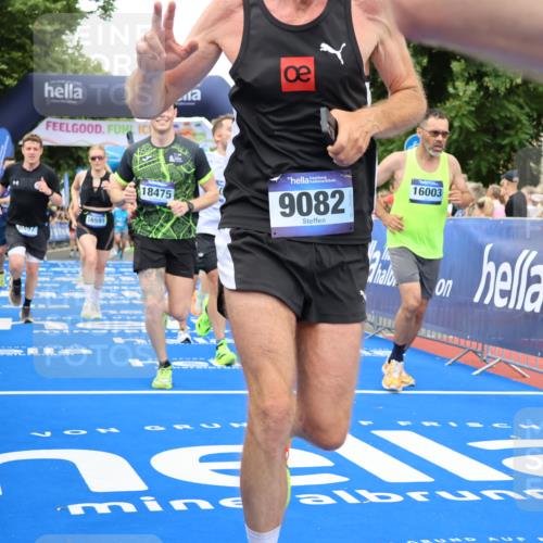 29.06.2025 - hella hamburg halbmarathon Strokosch-Dieckow http://msf.ph/oto/8355977 29.06.2025 10:52:11 Ziel 1482, 2397, 2595, 4419, 4837, 5032, 5087, 5093, 5378, 5482, 6164, 6897, 7732, 7896, 9074, 9082, 12135, 12580, 13726, 14248, 14300, 15275, 15446, 15829, 16003, 16320, 16591, 16666, 17033, 17130, 18475, 18801 meine-sportfotos.de
