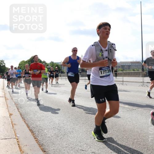 29.06.2025 - hella hamburg halbmarathon Lena Gebhardt http://msf.ph/oto/8356026 29.06.2025 10:01:23 Lombardsbrücke 43194, 592, 11465, 10576, 17739, 7846, 209, 1130, 1329, 1387, 1420, 1653, 1722, 1724, 1726, 2006, 2091, 2167, 2354, 2363, 2490, 2591, 2936, 3199, 3425, 3625, 3663, 3740, 4068, 4238, 4249, 4319, 4322, 4370, 4649, 4663, 4708, 5547, 5570, 5675, 5870, 6087, 6147, 6281, 0000, 6302, 6487, 6531, 6591, 6835, 6921, 6924, 7287, 7658, 7757, 7759, 7761, 7846, 8030, 8045, 8046, 8191, 8255, 8326, 8392, 8578, 8691, 8822, 8926, 9932, 10188, 10281, 10301, 10383, 10576, 10915, 11043, 11465 meine-sportfotos.de