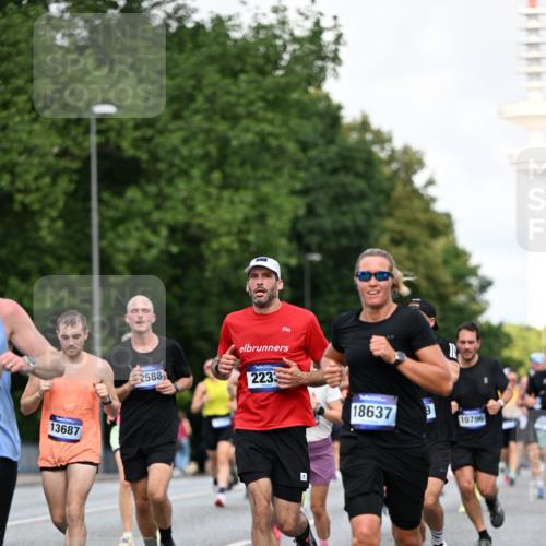 29.06.2025 - hella hamburg halbmarathon Dr. Thomas Lammeyer http://msf.ph/oto/8356038 29.06.2025 09:56:23 Kennedybrücke 1070, 1220, 1415, 1468, 1512, 1613, 1782, 2233, 3098, 3109, 3124, 3917, 3928, 4080, 4497, 4691, 4981, 5476, 5477, 6152, 6716, 7005, 7067, 7093, 7191, 7325, 7432, 7451, 7599, 7843, 7865, 7961, 8467, 8664, 8694, 9081, 9540, 10000, 10099, 10251, 10741, 10750, 10796, 11346 meine-sportfotos.de