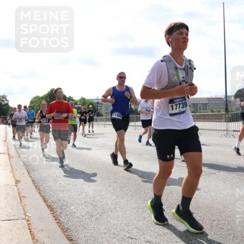 29.06.2025 - hella hamburg halbmarathon Lena Gebhardt http://msf.ph/oto/8356068 29.06.2025 10:01:23 Lombardsbrücke 0000, 4319, 32, 11465, 17739, 7846, 1130, 1329, 1387, 1420, 1653, 1722, 1724, 1726, 2006, 2091, 2167, 2354, 2363, 2490, 2591, 2936, 3199, 3425, 3625, 3663, 3740, 4068, 4238, 4249, 4319, 4322, 4370, 4649, 4663, 4708, 5547, 5570, 5675, 5870, 6087, 6147, 6281, 0000, 6302, 6487, 6531, 6591, 6835, 6921, 6924, 7287, 7658, 7757, 7759, 7761, 7846, 8030, 8045, 8046, 8191, 8255, 8326, 8392, 8578, 8691, 8822, 8926, 9932, 10188, 10281, 10301, 10383, 10576, 10915, 11043, 11465 meine-sportfotos.de