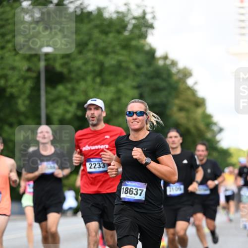 29.06.2025 - hella hamburg halbmarathon Dr. Thomas Lammeyer http://msf.ph/oto/8356110 29.06.2025 09:56:23 Kennedybrücke 1070, 1220, 1415, 1468, 1512, 1613, 1782, 2233, 3098, 3109, 3124, 3917, 3928, 4080, 4497, 4691, 4981, 5476, 5477, 6152, 6716, 7005, 7067, 7093, 7191, 7325, 7432, 7451, 7599, 7843, 7865, 7961, 8467, 8664, 8694, 9081, 9540, 10000, 10099, 10251, 10741, 10750, 10796, 11346 meine-sportfotos.de