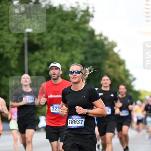 29.06.2025 - hella hamburg halbmarathon Dr. Thomas Lammeyer http://msf.ph/oto/8356131 29.06.2025 09:56:24 Kennedybrücke 1070, 1220, 1415, 1468, 1613, 1782, 2189, 2233, 3098, 3109, 3124, 3917, 3928, 4080, 4277, 4497, 4691, 4981, 5476, 5477, 6152, 6716, 7005, 7067, 7093, 7191, 7325, 7432, 7451, 7599, 7843, 7865, 7961, 8467, 8664, 8694, 9081, 9213, 9540, 10000, 10099, 10251, 10750, 10796, 11346 meine-sportfotos.de