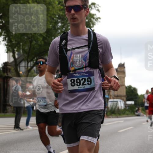 29.06.2025 - hella hamburg halbmarathon Yannick Fuchs http://msf.ph/oto/8356174 29.06.2025 10:53:02 20KM 1285, 1642, 1946, 1951, 2006, 2027, 2348, 2584, 2677, 2855, 2957, 2978, 3181, 3983, 4088, 4592, 5084, 5347, 5633, 6202, 6208, 6636, 6997, 7031, 7223, 7476, 8290, 8929, 9655, 10036, 10759, 10915, 10943, 12633, 13407, 13583, 14375, 14631, 14914, 15232, 15240, 15263, 15284, 15824, 16160, 16341, 16563, 16910, 17017, 17346, 17630, 17810, 17852, 18112, 18153, 18232, 18266, 18327, 18730, 18954 meine-sportfotos.de