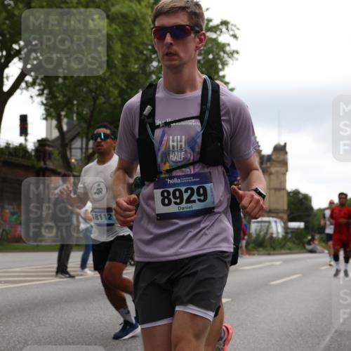 29.06.2025 - hella hamburg halbmarathon Yannick Fuchs http://msf.ph/oto/8356206 29.06.2025 10:53:02 20KM 1285, 1642, 1946, 1951, 2006, 2027, 2348, 2584, 2677, 2855, 2957, 2978, 3181, 3983, 4088, 4592, 5084, 5347, 5633, 6202, 6208, 6636, 6997, 7031, 7223, 7476, 8290, 8929, 9655, 10036, 10759, 10915, 10943, 12633, 13407, 13583, 14375, 14631, 14914, 15232, 15240, 15263, 15284, 15824, 16160, 16341, 16563, 16910, 17017, 17346, 17630, 17810, 17852, 18112, 18153, 18232, 18266, 18327, 18730, 18954 meine-sportfotos.de