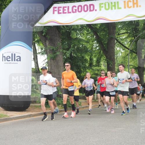 29.06.2025 - hella hamburg halbmarathon KatJ http://msf.ph/oto/8356215 29.06.2025 10:51:54 Zwischen KM18-KM19 1526, 2936, 5742, 0000, 6462, 7935 meine-sportfotos.de