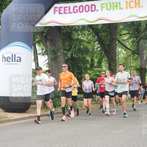 29.06.2025 - hella hamburg halbmarathon KatJ http://msf.ph/oto/8356237 29.06.2025 10:51:54 Zwischen KM18-KM19 1526, 2936, 5742, 0000, 6462, 7935 meine-sportfotos.de