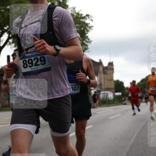29.06.2025 - hella hamburg halbmarathon Yannick Fuchs http://msf.ph/oto/8356358 29.06.2025 10:53:03 20KM 1285, 1642, 1946, 1951, 2006, 2027, 2348, 2584, 2677, 2855, 2957, 2978, 3181, 3983, 4088, 4592, 5084, 5347, 5633, 6202, 6208, 6636, 6997, 7031, 7223, 7476, 8290, 8929, 9655, 10036, 10759, 10915, 10943, 12633, 13407, 13583, 14375, 14631, 14914, 15232, 15240, 15263, 15284, 15824, 16160, 16341, 16563, 16910, 17017, 17346, 17503, 17630, 17810, 17852, 18112, 18153, 18232, 18266, 18327, 18730, 18954 meine-sportfotos.de