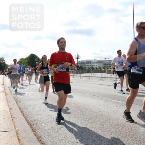 29.06.2025 - hella hamburg halbmarathon Lena Gebhardt http://msf.ph/oto/8356378 29.06.2025 10:01:24 Lombardsbrücke 0000, 4319, 6924, 19003, 11465, 437, 1130, 1329, 1387, 1420, 1653, 1722, 1724, 1726, 2006, 2091, 2167, 2354, 2363, 2490, 2591, 2936, 2957, 3039, 3199, 3425, 3625, 3663, 3740, 4068, 4238, 4249, 4319, 4322, 4370, 4649, 4663, 4708, 5547, 5570, 5675, 5870, 6087, 6147, 6281, 0000, 6302, 6487, 6531, 6591, 6835, 6921, 6924, 7287, 7658, 7757, 7759, 7761, 7846, 8030, 8045, 8046, 8191, 8326, 8392, 8578, 8691, 8822, 8926, 9932, 10188, 10281, 10301, 10383, 10576, 10915, 11043, 11465 meine-sportfotos.de