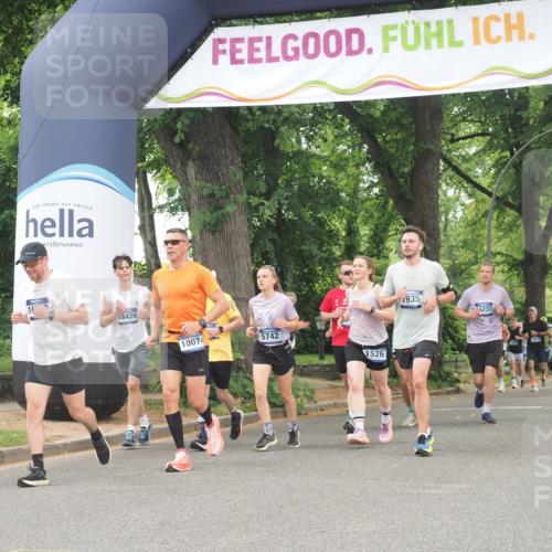 29.06.2025 - hella hamburg halbmarathon KatJ http://msf.ph/oto/8356383 29.06.2025 10:51:55 Zwischen KM18-KM19 1526, 2936, 4146, 5742, 0000, 6462, 7935 meine-sportfotos.de
