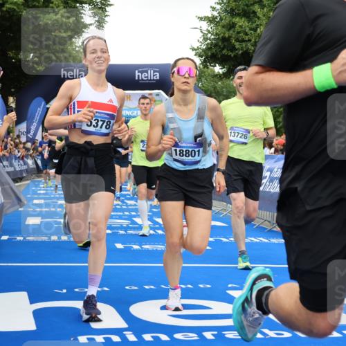 29.06.2025 - hella hamburg halbmarathon Strokosch-Dieckow http://msf.ph/oto/8356396 29.06.2025 10:52:09 Ziel 1482, 2397, 2595, 4419, 4837, 5032, 5087, 5093, 5378, 5482, 6897, 7732, 9074, 9082, 12135, 12580, 13726, 14248, 14300, 15275, 15506, 15829, 16003, 16179, 16320, 16591, 16666, 17033, 17130, 18475, 18801 meine-sportfotos.de