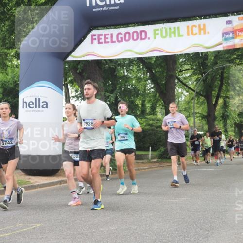 29.06.2025 - hella hamburg halbmarathon KatJ http://msf.ph/oto/8356514 29.06.2025 10:51:56 Zwischen KM18-KM19 1526, 2936, 4146, 5742, 0000, 6462, 7935 meine-sportfotos.de