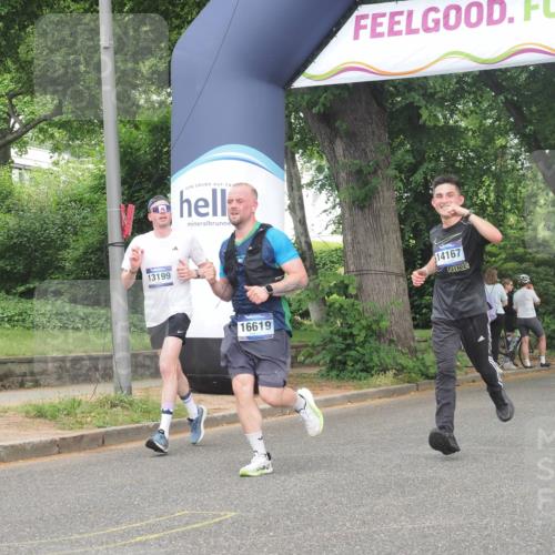 29.06.2025 - hella hamburg halbmarathon KatJ http://msf.ph/oto/8356630 29.06.2025 10:22:00 Zwischen KM18-KM19 1707, 1990 meine-sportfotos.de
