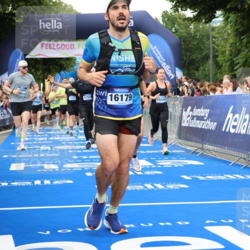 29.06.2025 - hella hamburg halbmarathon Strokosch-Dieckow http://msf.ph/oto/8356641 29.06.2025 10:52:03 Ziel 1482, 2397, 2595, 4033, 5093, 5336, 5378, 6390, 6897, 7130, 7409, 7724, 7732, 8413, 8977, 9082, 10057, 12580, 13726, 14248, 15356, 15506, 15829, 16179, 16320, 16666, 17033, 17978, 18801, 18869 meine-sportfotos.de