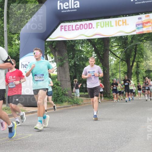 29.06.2025 - hella hamburg halbmarathon KatJ http://msf.ph/oto/8356671 29.06.2025 10:51:57 Zwischen KM18-KM19 1526, 4146, 5742, 0000, 6462, 7935 meine-sportfotos.de