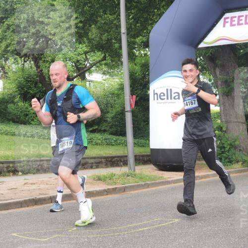 29.06.2025 - hella hamburg halbmarathon KatJ http://msf.ph/oto/8356792 29.06.2025 10:22:01 Zwischen KM18-KM19 1707, 1990 meine-sportfotos.de