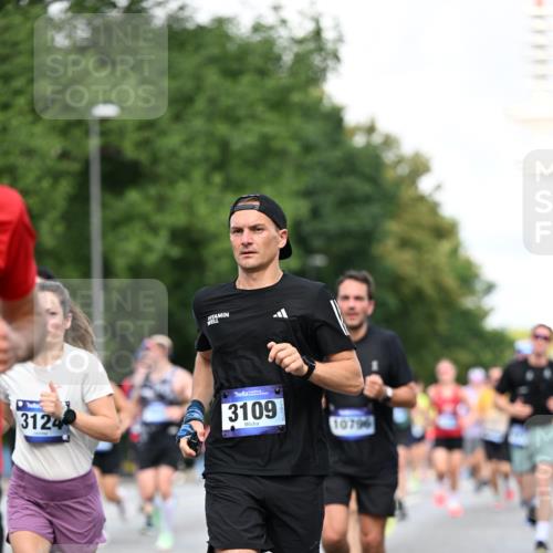 29.06.2025 - hella hamburg halbmarathon Dr. Thomas Lammeyer http://msf.ph/oto/8356896 29.06.2025 09:56:25 Kennedybrücke 1070, 1220, 1415, 1468, 1613, 1782, 2189, 2233, 3021, 3098, 3109, 3124, 3917, 3928, 4080, 4277, 4497, 4691, 4933, 4981, 5476, 5477, 5682, 6152, 6716, 7005, 7067, 7093, 7191, 7325, 7432, 7451, 7599, 7843, 7865, 7961, 8467, 8664, 8694, 8722, 9081, 9213, 9540, 10000, 10099, 10251, 10750, 10796, 10969, 11346 meine-sportfotos.de