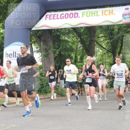 29.06.2025 - hella hamburg halbmarathon KatJ http://msf.ph/oto/8356916 29.06.2025 10:52:02 Zwischen KM18-KM19 1526, 4146, 4613, 7271, 7935 meine-sportfotos.de