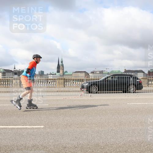 29.06.2025 - hella hamburg halbmarathon Lena Gebhardt http://msf.ph/oto/8356945 29.06.2025 09:09:32 Lombardsbrücke  meine-sportfotos.de