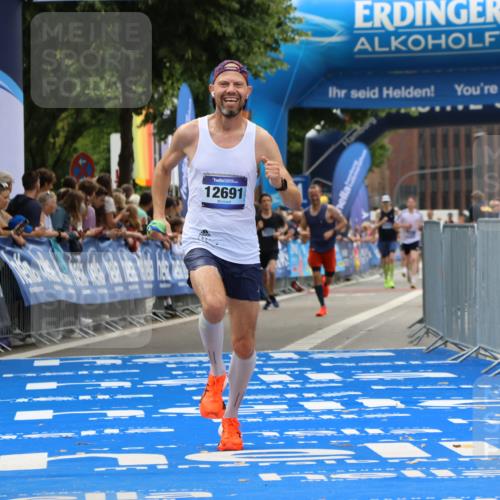 29.06.2025 - hella hamburg halbmarathon Strokosch-Dieckow http://msf.ph/oto/8356948 29.06.2025 10:30:17 Ziel 8323, 10173, 12691 meine-sportfotos.de
