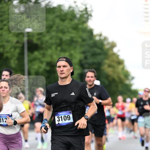 29.06.2025 - hella hamburg halbmarathon Dr. Thomas Lammeyer http://msf.ph/oto/8356956 29.06.2025 09:56:25 Kennedybrücke 1070, 1220, 1415, 1468, 1613, 1782, 2189, 2233, 3021, 3098, 3109, 3124, 3917, 3928, 4080, 4277, 4497, 4691, 4933, 4981, 5476, 5477, 5682, 6152, 6716, 7005, 7067, 7093, 7191, 7325, 7432, 7451, 7599, 7843, 7865, 7961, 8467, 8664, 8694, 8722, 9081, 9213, 9540, 10000, 10099, 10251, 10750, 10796, 10969, 11346 meine-sportfotos.de