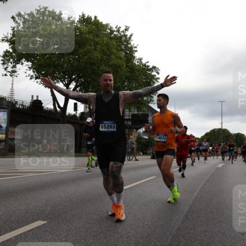 29.06.2025 - hella hamburg halbmarathon Yannick Fuchs http://msf.ph/oto/8356962 29.06.2025 10:53:04 20KM 1285, 1642, 1946, 1951, 2006, 2027, 2348, 2584, 2677, 2855, 2957, 2978, 3181, 3983, 4088, 4592, 5084, 5347, 5633, 6202, 6208, 6636, 6997, 7031, 7223, 7476, 8290, 8929, 9655, 10036, 10759, 10943, 11938, 12633, 13407, 13583, 14375, 14631, 14902, 14914, 15232, 15240, 15263, 15284, 15824, 16160, 16341, 16563, 16910, 17017, 17346, 17503, 17630, 18112, 18153, 18232, 18266, 18327, 18730, 18954, 19015, 19160 meine-sportfotos.de