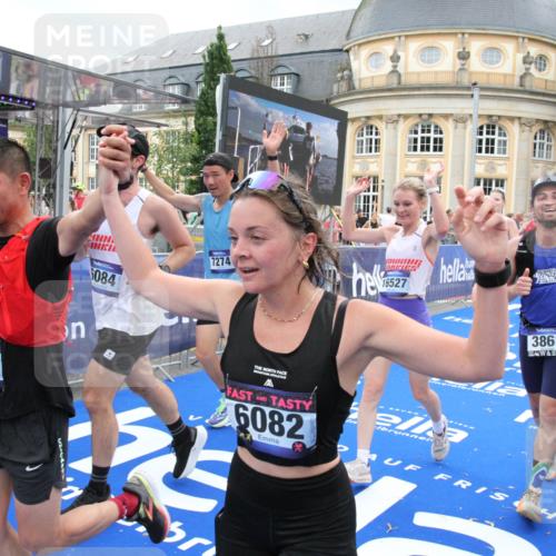 29.06.2025 - hella hamburg halbmarathon Michael Strokosch http://msf.ph/oto/8356964 29.06.2025 10:54:21 Ziel 1267, 3103, 3177, 3861, 6082, 6084, 6512, 7274, 8223, 11430, 13033, 13289, 13803, 15169, 15946, 16527, 16574, 16750, 16879, 17087, 17698, 18268 meine-sportfotos.de