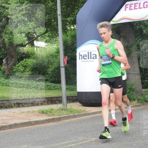 29.06.2025 - hella hamburg halbmarathon KatJ http://msf.ph/oto/8356979 29.06.2025 10:22:03 Zwischen KM18-KM19  meine-sportfotos.de