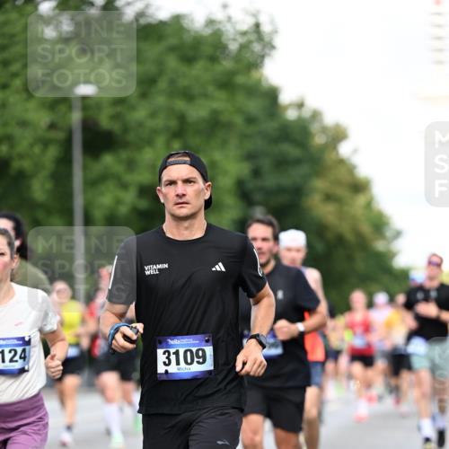 29.06.2025 - hella hamburg halbmarathon Dr. Thomas Lammeyer http://msf.ph/oto/8357022 29.06.2025 09:56:26 Kennedybrücke 1012, 1070, 1220, 1415, 1468, 1613, 1782, 2189, 2233, 3021, 3098, 3109, 3124, 3917, 3928, 4080, 4277, 4497, 4691, 4933, 4981, 5476, 5477, 5682, 6152, 6716, 7005, 7067, 7093, 7191, 7325, 7432, 7451, 7599, 7843, 7865, 7961, 8145, 8467, 8664, 8694, 8722, 9081, 9213, 9538, 9540, 10000, 10099, 10251, 10750, 10796, 10969, 11346 meine-sportfotos.de