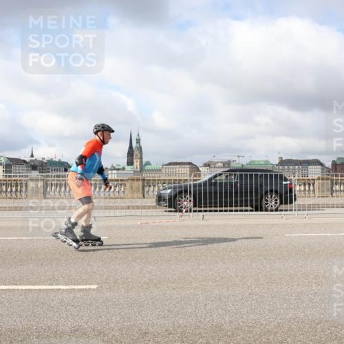 29.06.2025 - hella hamburg halbmarathon Lena Gebhardt http://msf.ph/oto/8357072 29.06.2025 09:09:32 Lombardsbrücke  meine-sportfotos.de