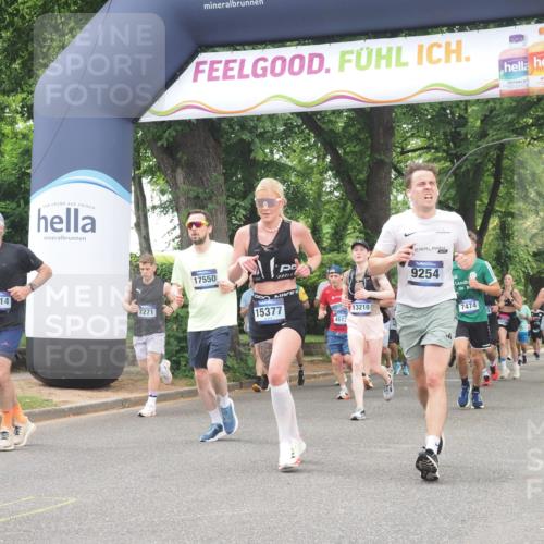 29.06.2025 - hella hamburg halbmarathon KatJ http://msf.ph/oto/8357104 29.06.2025 10:52:03 Zwischen KM18-KM19 4146, 4613, 7271, 7474 meine-sportfotos.de