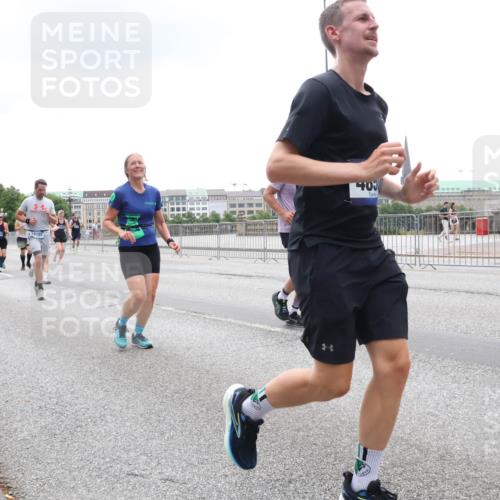 29.06.2025 - hella hamburg halbmarathon Lena Gebhardt http://msf.ph/oto/8357125 29.06.2025 10:48:07 Lombardsbrücke 1392, 19101, 403, 1045, 1157, 1174, 1175, 1246, 1392, 1618, 1639, 1645, 1701, 1926, 2037, 2163, 2195, 2197, 2418, 2475, 2491, 2545, 2650, 2704, 2756, 2790, 2909, 2958, 3049, 3320, 3468, 3504, 3679, 3933, 4327, 4588, 4856, 5585, 5781, 5886, 5952, 6143, 7240, 7393, 7394, 7427, 7532, 7916, 7970, 8077, 8310, 8521, 8774, 8948, 9356, 9687, 9696, 9697, 9775, 9921, 10145, 10658, 10777, 10794, 10991, 11548, 11742, 11781, 11802, 11909, 12431 meine-sportfotos.de