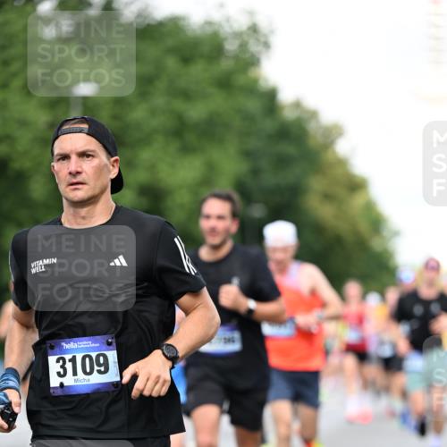 29.06.2025 - hella hamburg halbmarathon Dr. Thomas Lammeyer http://msf.ph/oto/8357140 29.06.2025 09:56:26 Kennedybrücke 1012, 1070, 1220, 1415, 1468, 1613, 1782, 2189, 2233, 3021, 3098, 3109, 3124, 3917, 3928, 4080, 4277, 4497, 4691, 4933, 4981, 5476, 5477, 5682, 6152, 6716, 7005, 7067, 7093, 7191, 7325, 7432, 7451, 7599, 7843, 7865, 7961, 8145, 8467, 8664, 8694, 8722, 9081, 9213, 9538, 9540, 10000, 10099, 10251, 10750, 10796, 10969, 11346 meine-sportfotos.de